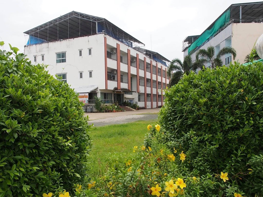 เพชรสุวรรณ์