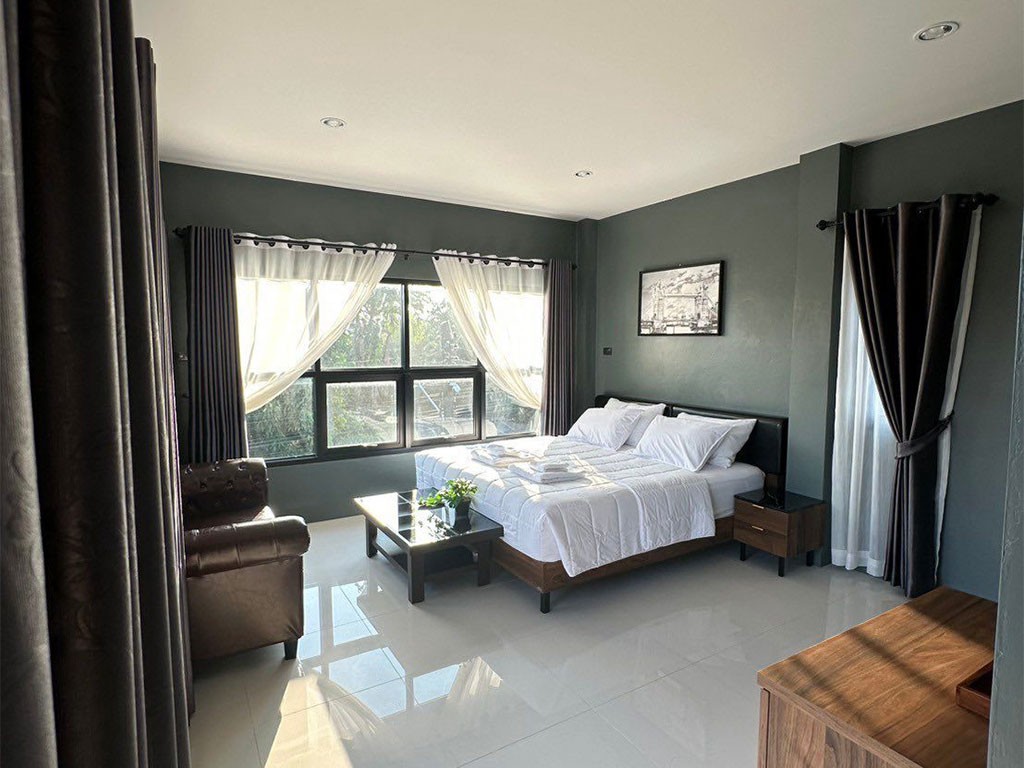 หลังบ้านแม่