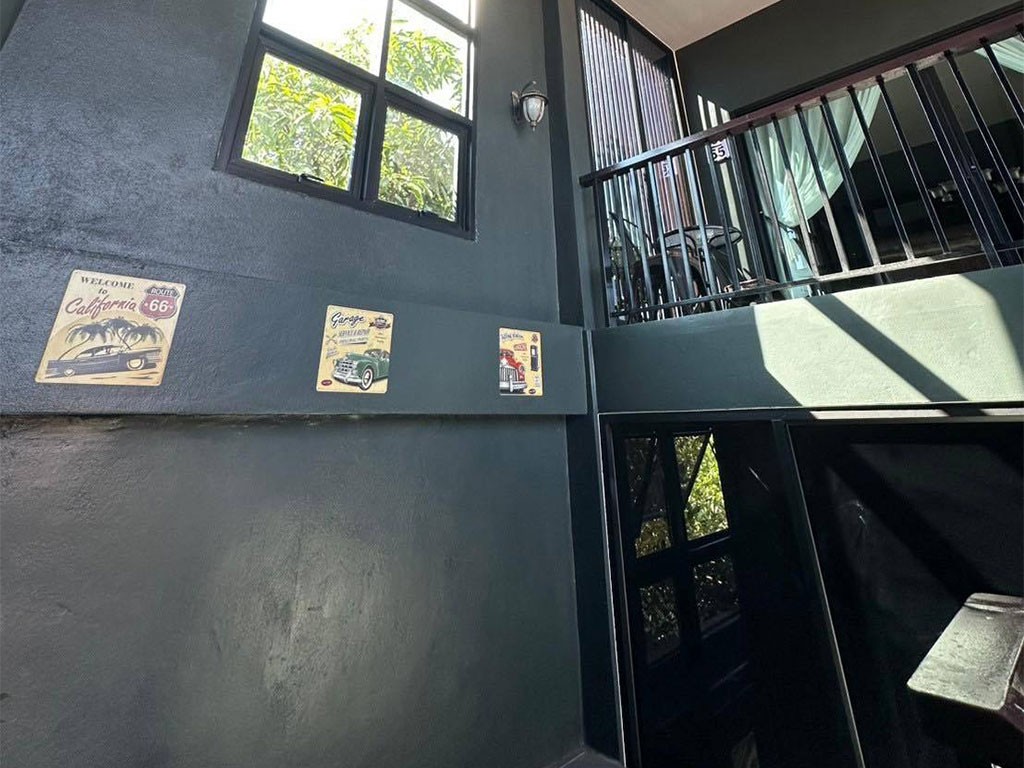 หลังบ้านแม่