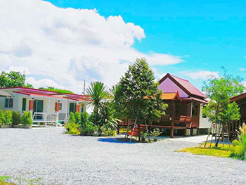 ปันสุข โฮมสเตย์ ทุ่งพิชัย