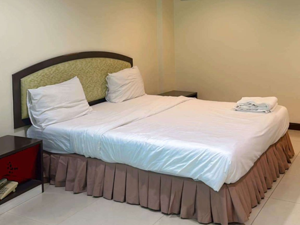 เค ซี  แกรนด์เพลส