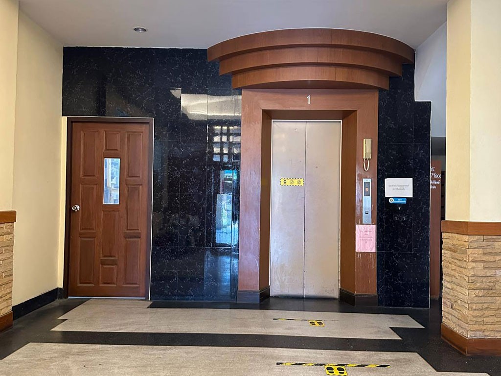 เค ซี  แกรนด์เพลส