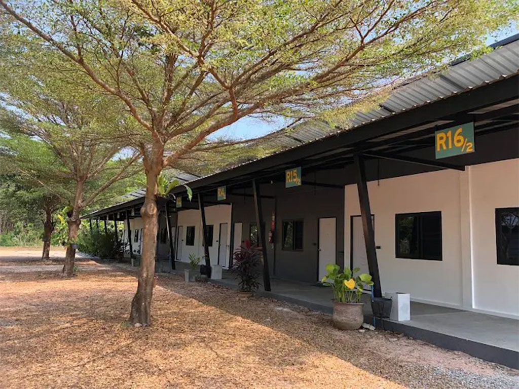 รูท 33 รีสอร์ท