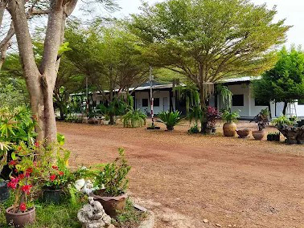 รูท 33 รีสอร์ท