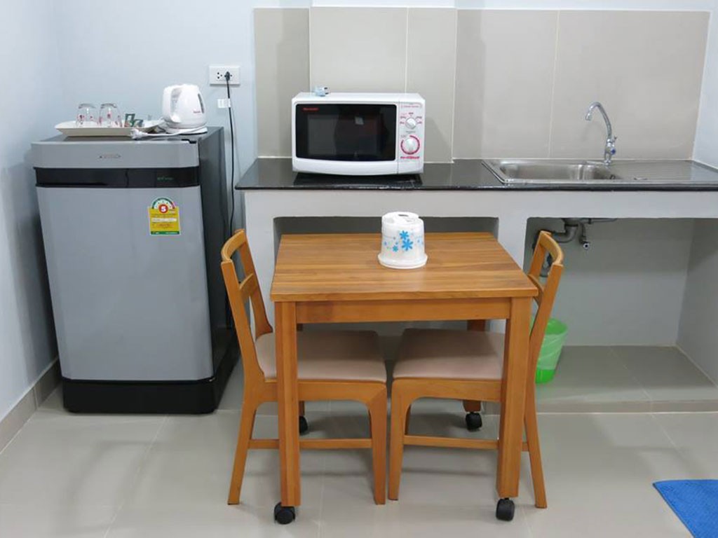 แกรนด์ ลีโอ คอนโด