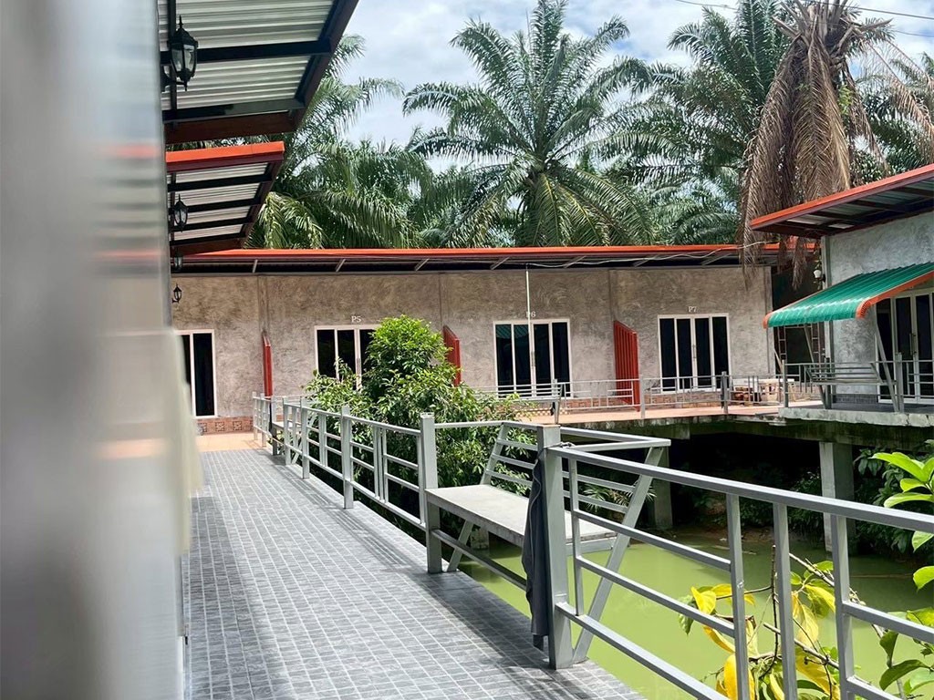 ภูเขาทอง รีสอร์ท หลังสวน