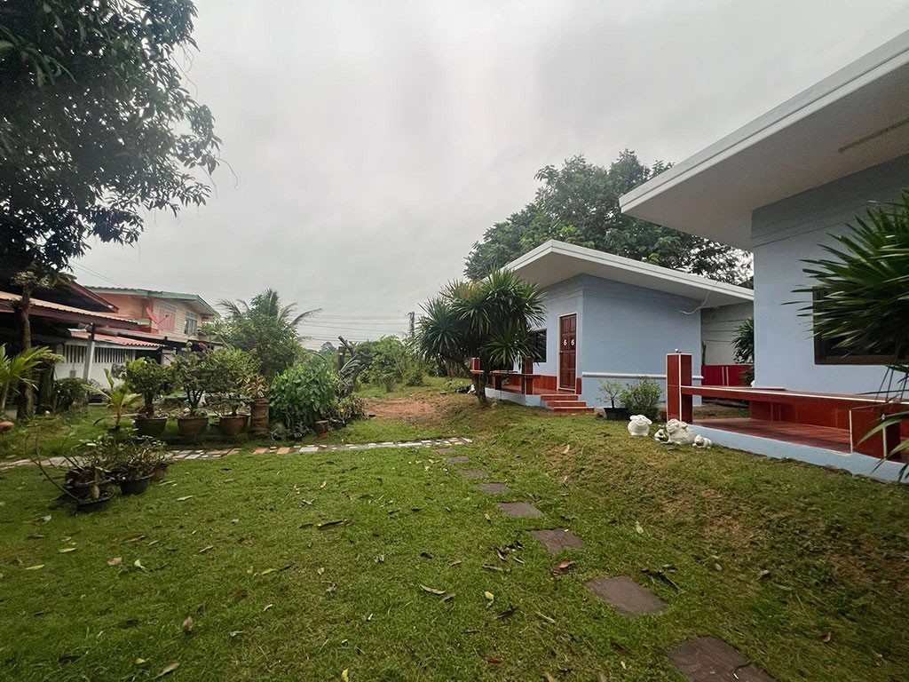 เทพสถิต รีสอร์ท