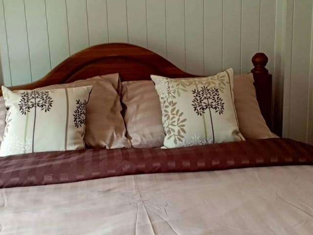 รีสอร์ทเรือนไม้ เขาช่องพราน