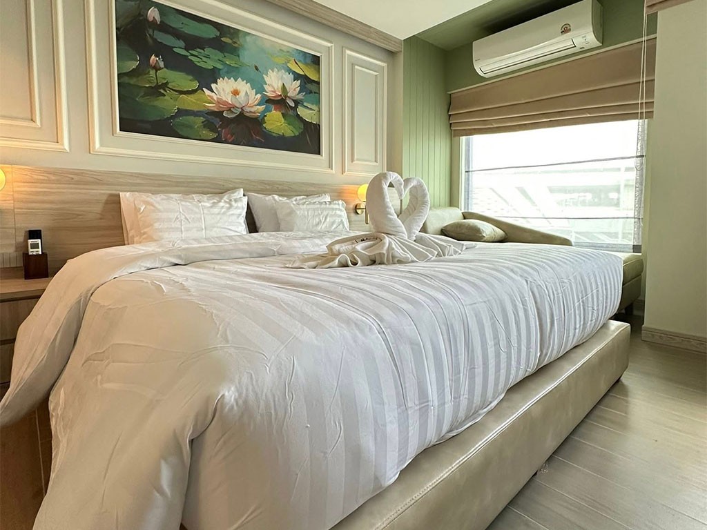 อะเบ้าท์นนท์ โฮเทล แอนด์ แมนชั่น