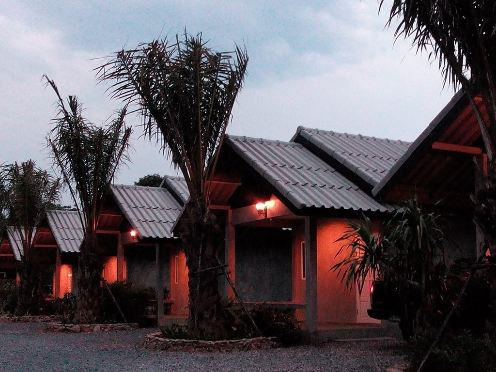 วาไอน่า แอนด์ ณัฐชา รีสอร์ท