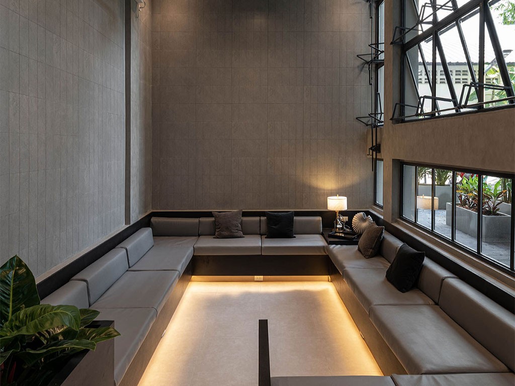 เอ็กซ์ทู โฮเทล