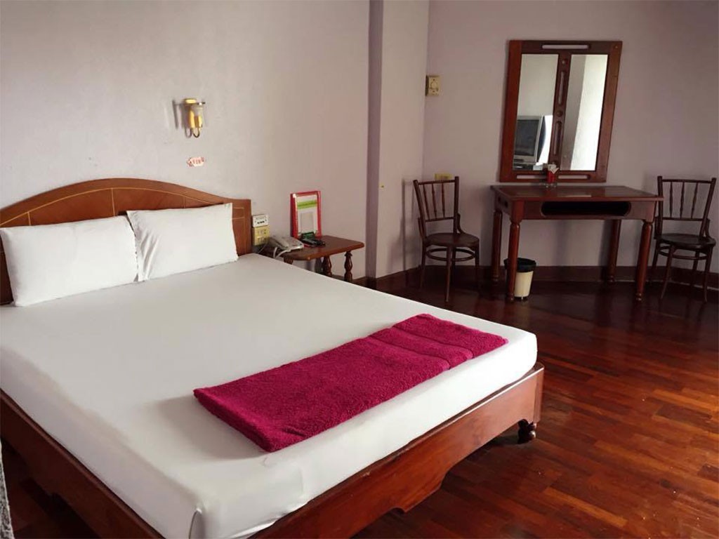 สุขสวัสดิ์ 19