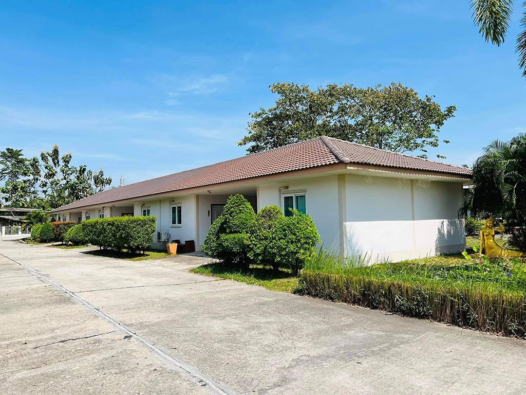 ชาญเมือง รีสอร์ท