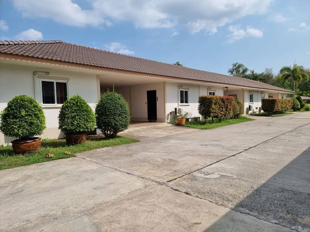 ชาญเมือง รีสอร์ท