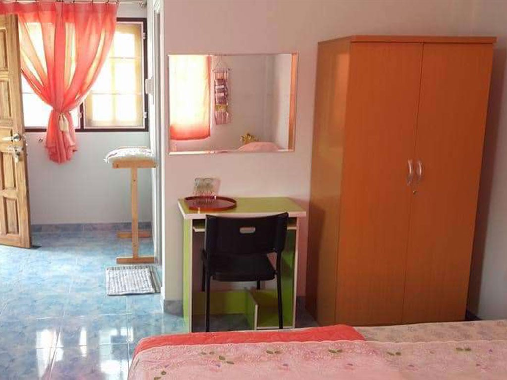 บ้านชมจันทร์