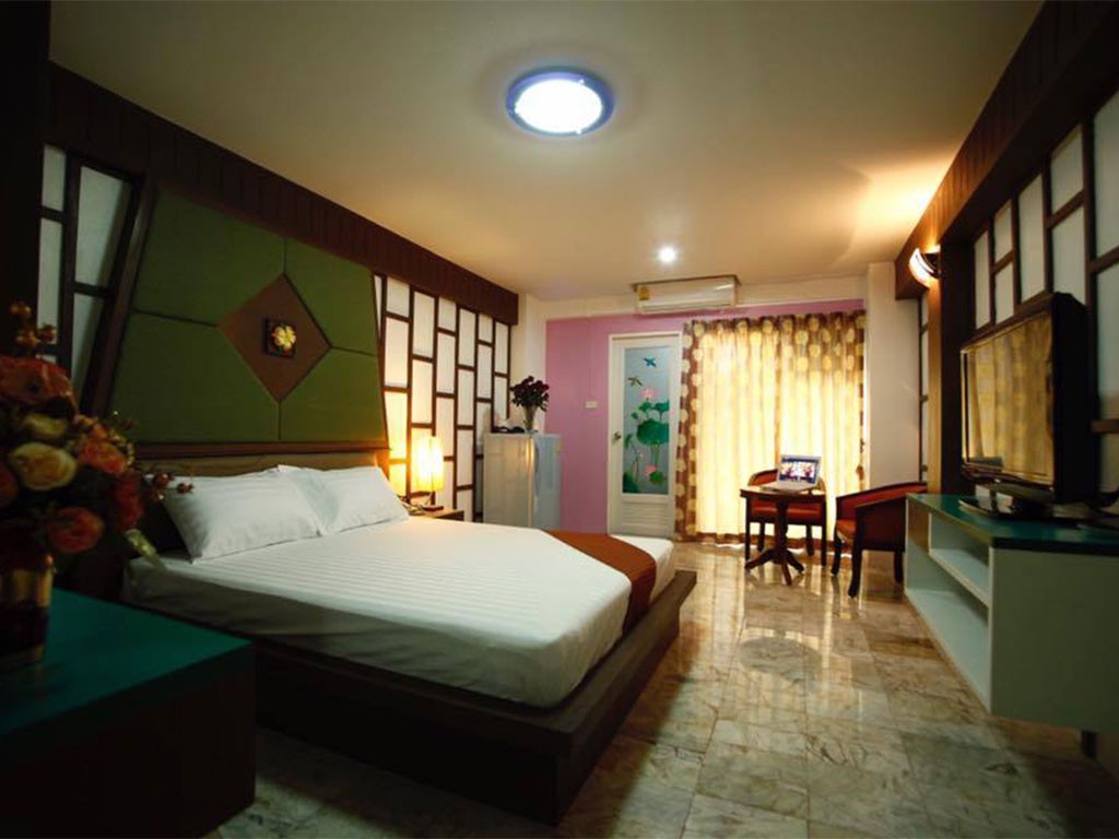 พงศธร แมนชั่น ลาดพร้าว