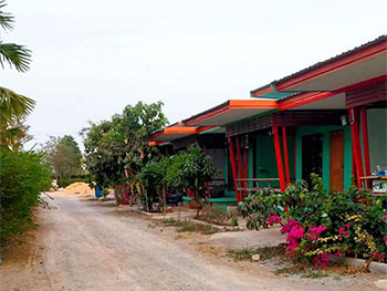 บ้านสวนสุขใจ แอนด์ รีสอร์ท