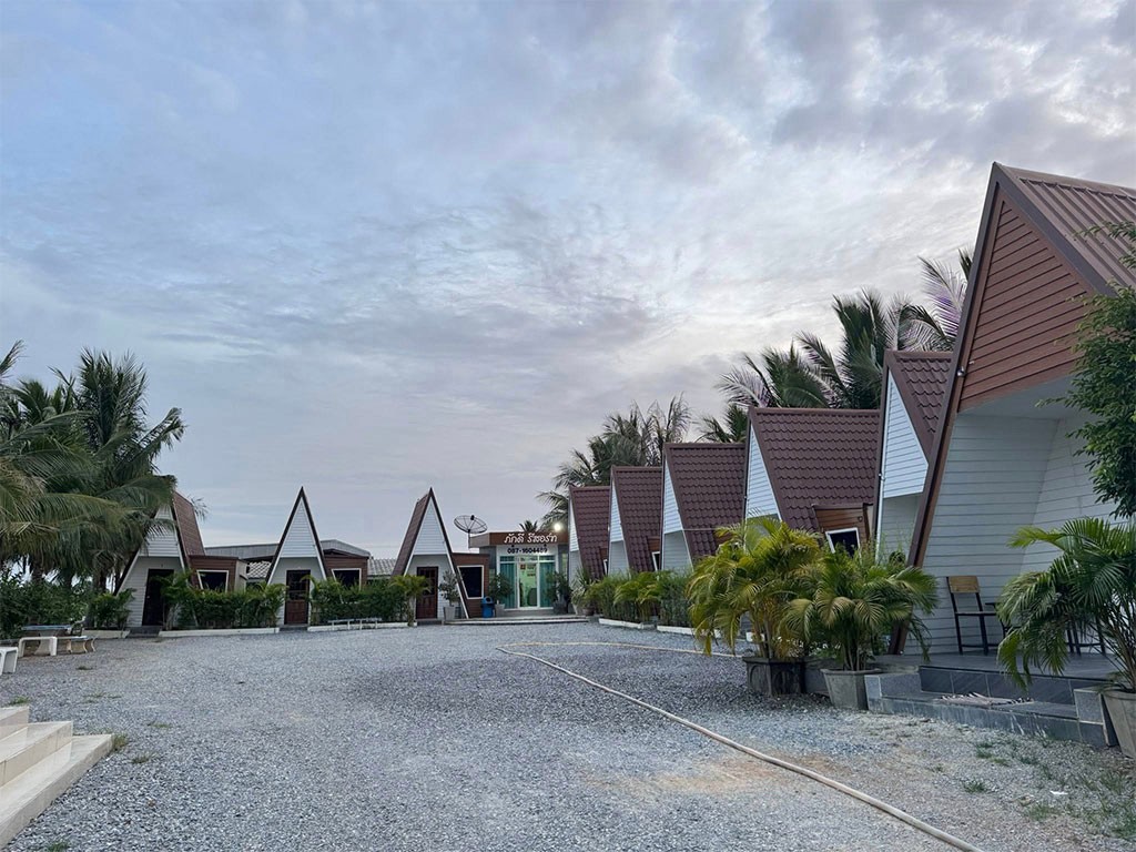 ภักดี รีสอร์ท