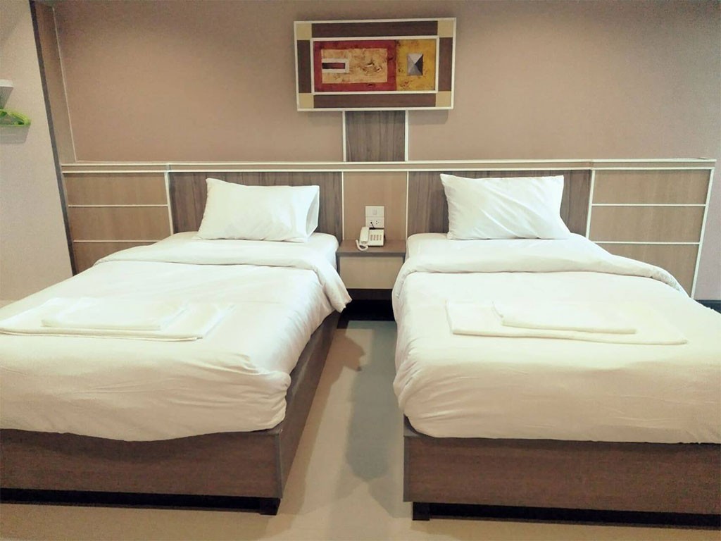 เพชรลดา พาวิเลี่ยน แอนด์ รีสอร์ท