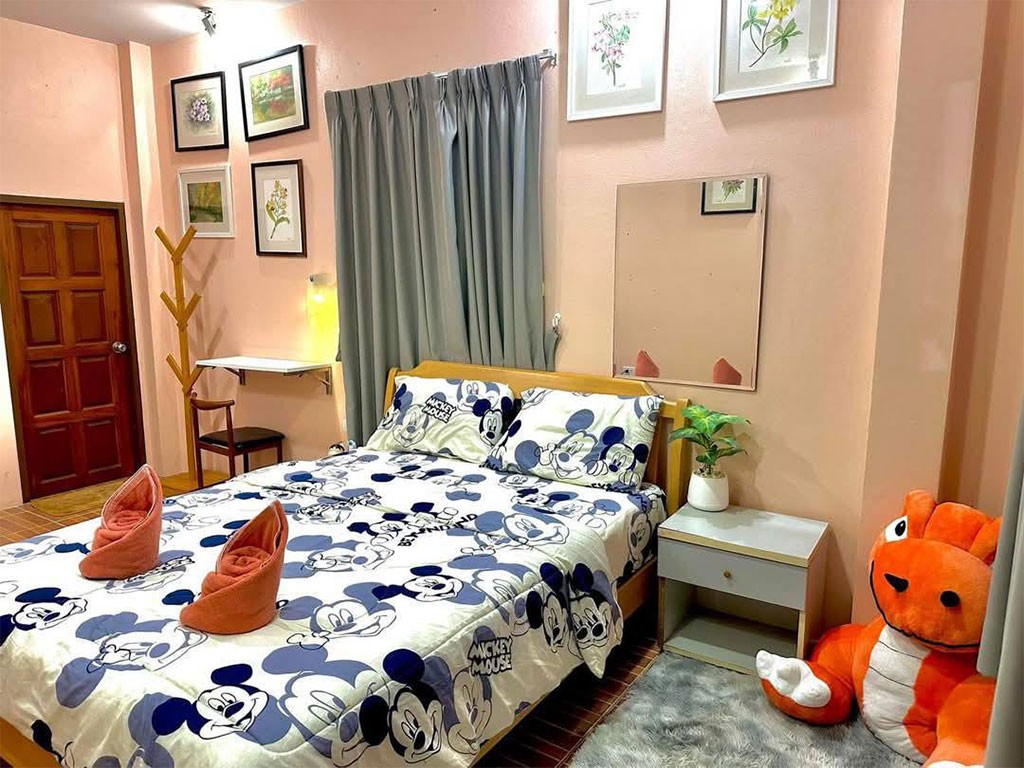 บ้านเพื่อน รีสอร์ท อัมพวา