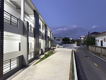 102 ลิฟวิ่งเฮาส์