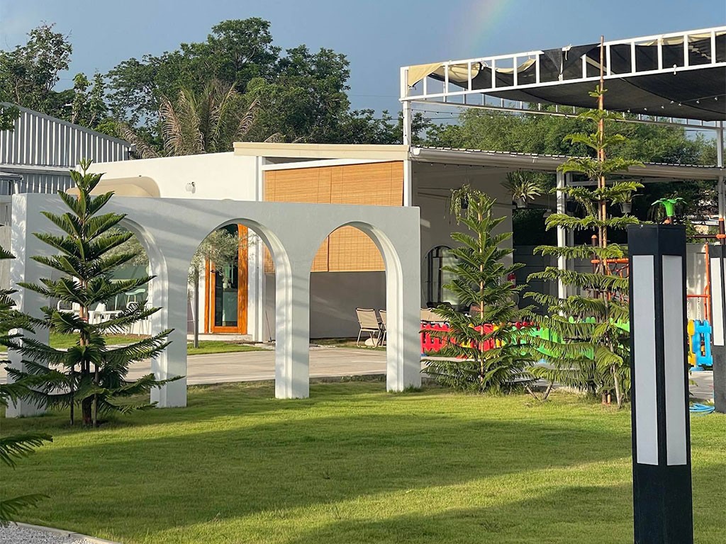 กรีนไวท์ รีสอร์ท แอนด์ คาเฟ่