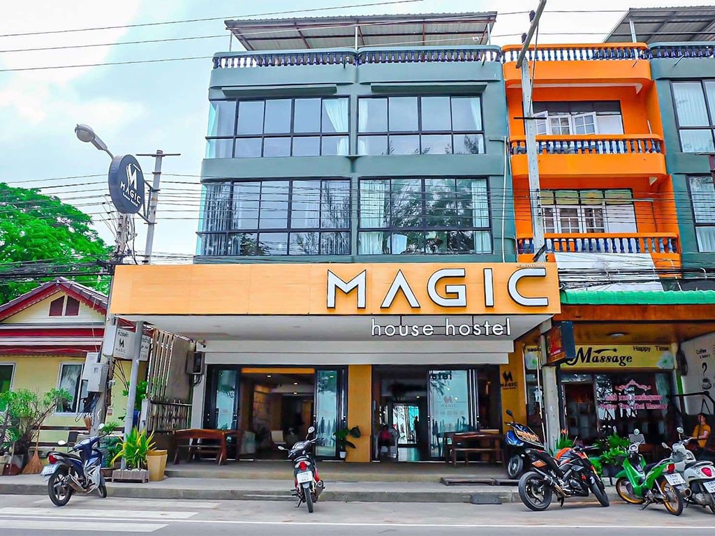 เมจิก เฮ้าส์ โฮสเทล ชะอำ
