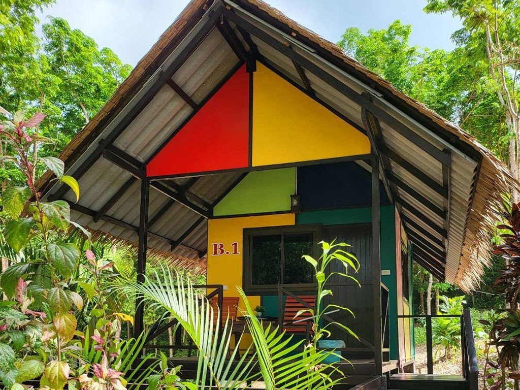 ทรายขาวอินน์ เกาะช้าง