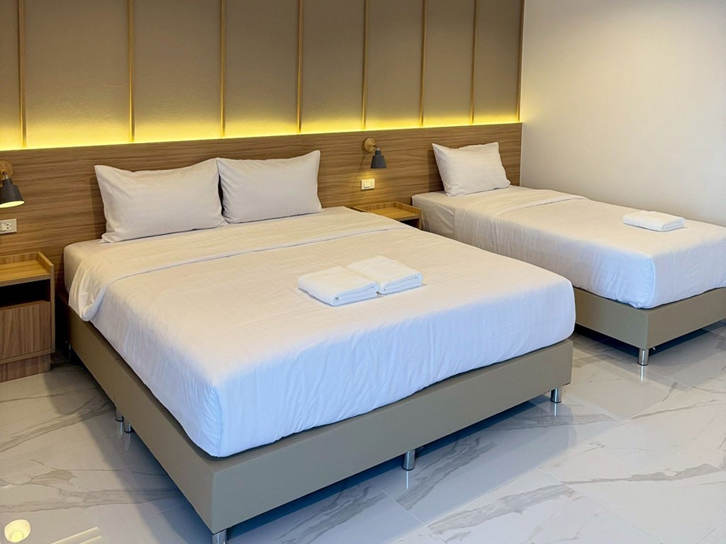 เดย์ แอนด์ ไนท์ ร้อยเอ็ด