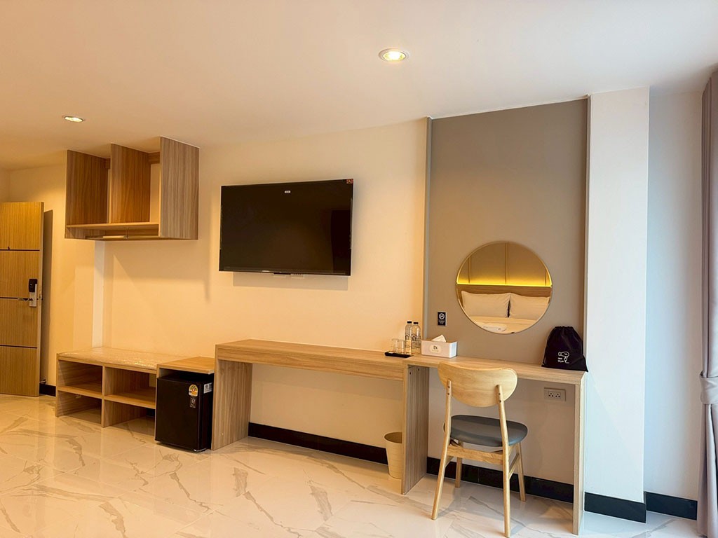 เดย์ แอนด์ ไนท์ ร้อยเอ็ด