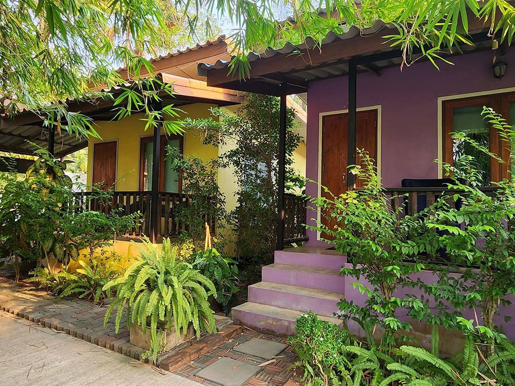 บ้านปลายฟ้า อัมพวา