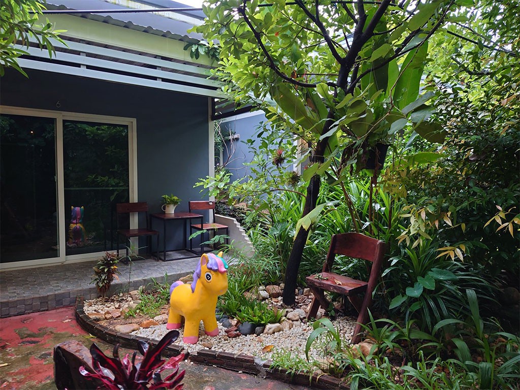 ทัพหลวง รีสอร์ท