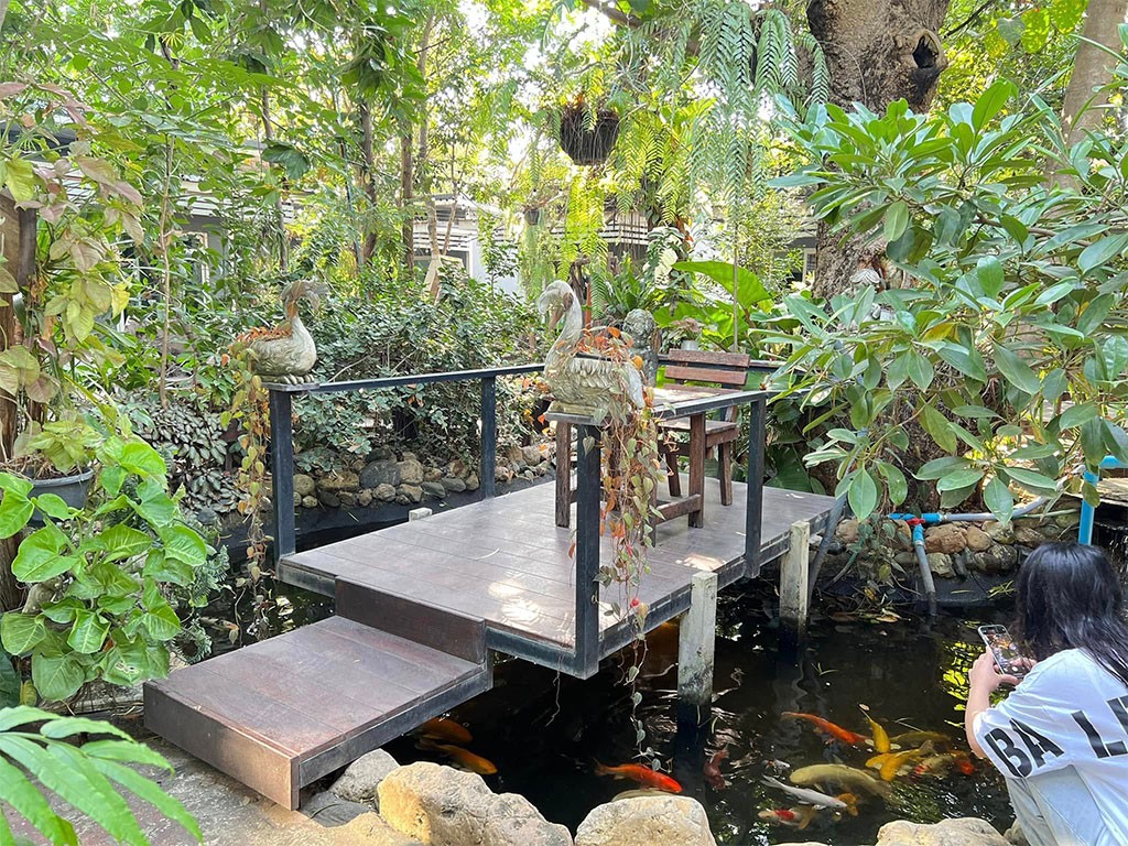 ทัพหลวง รีสอร์ท