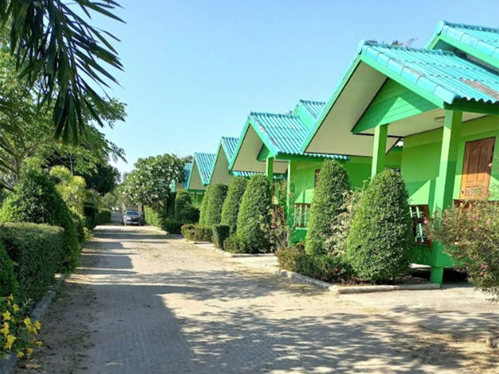 กรีน รีสอร์ท บ่อวิน