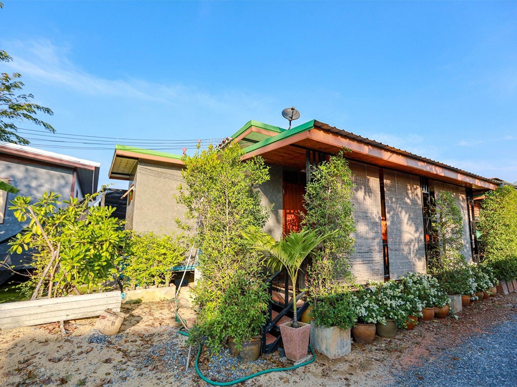 รังสรรค์โฮญ่า แอนด์ รีสอร์ท