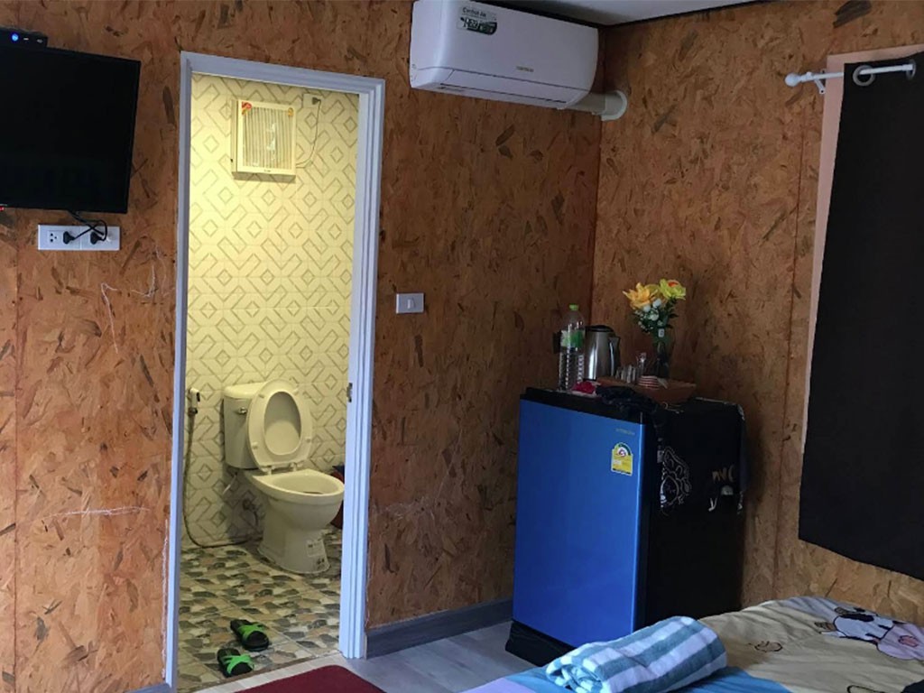 บ้านพักสุรัตน์ริมน้ำ เขาใหญ่