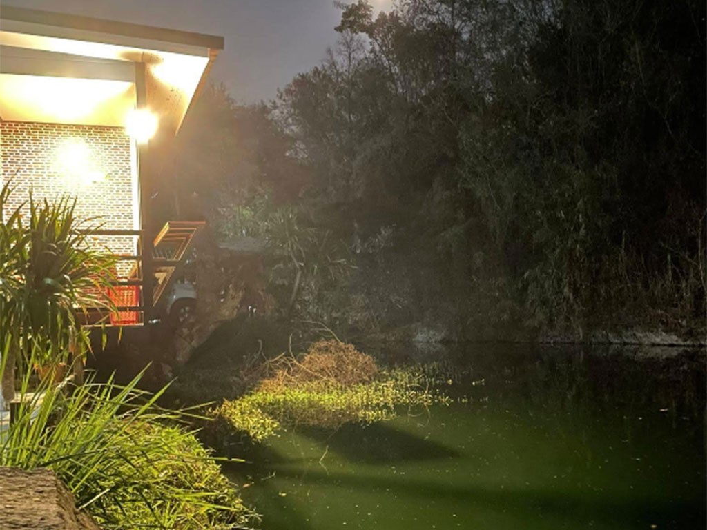 บ้านพักสุรัตน์ริมน้ำ เขาใหญ่