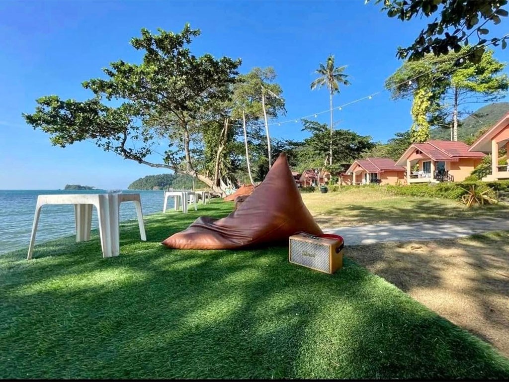 ซี ฟลาวเวอร์ รีสอร์ท