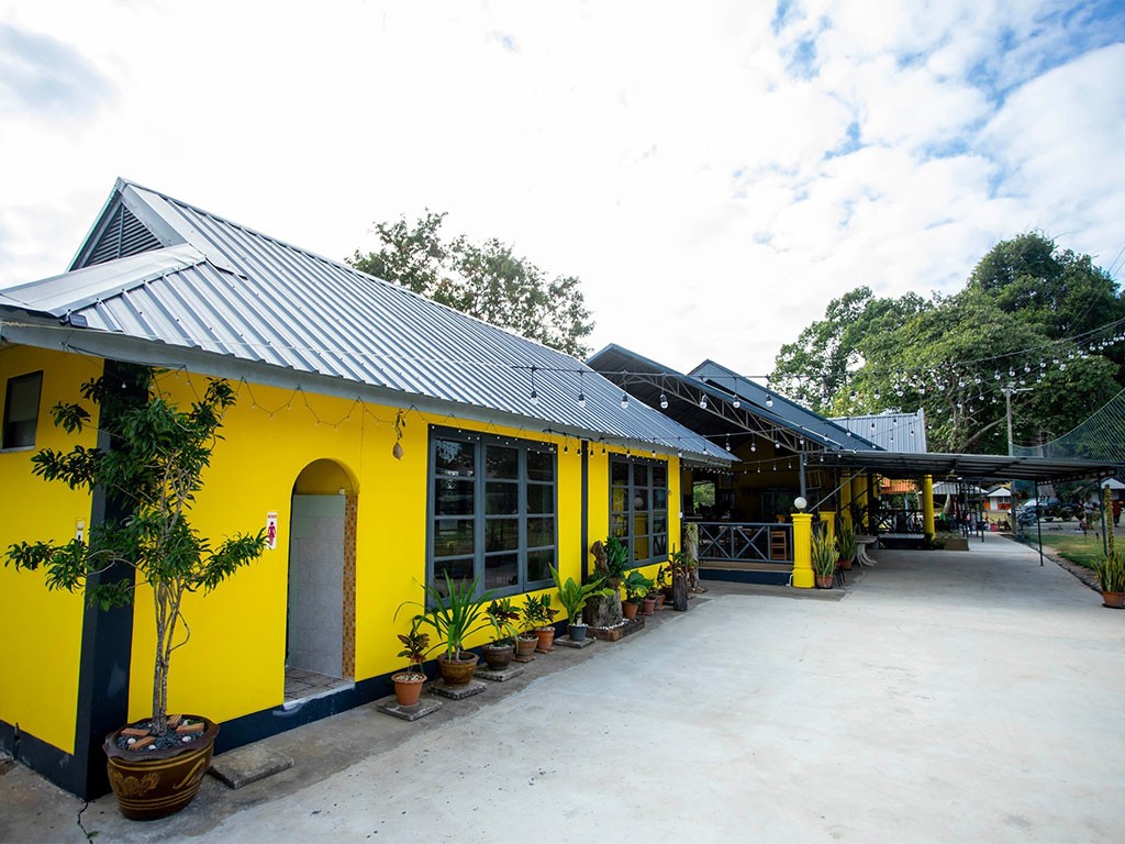 ราษี รีสอร์ท