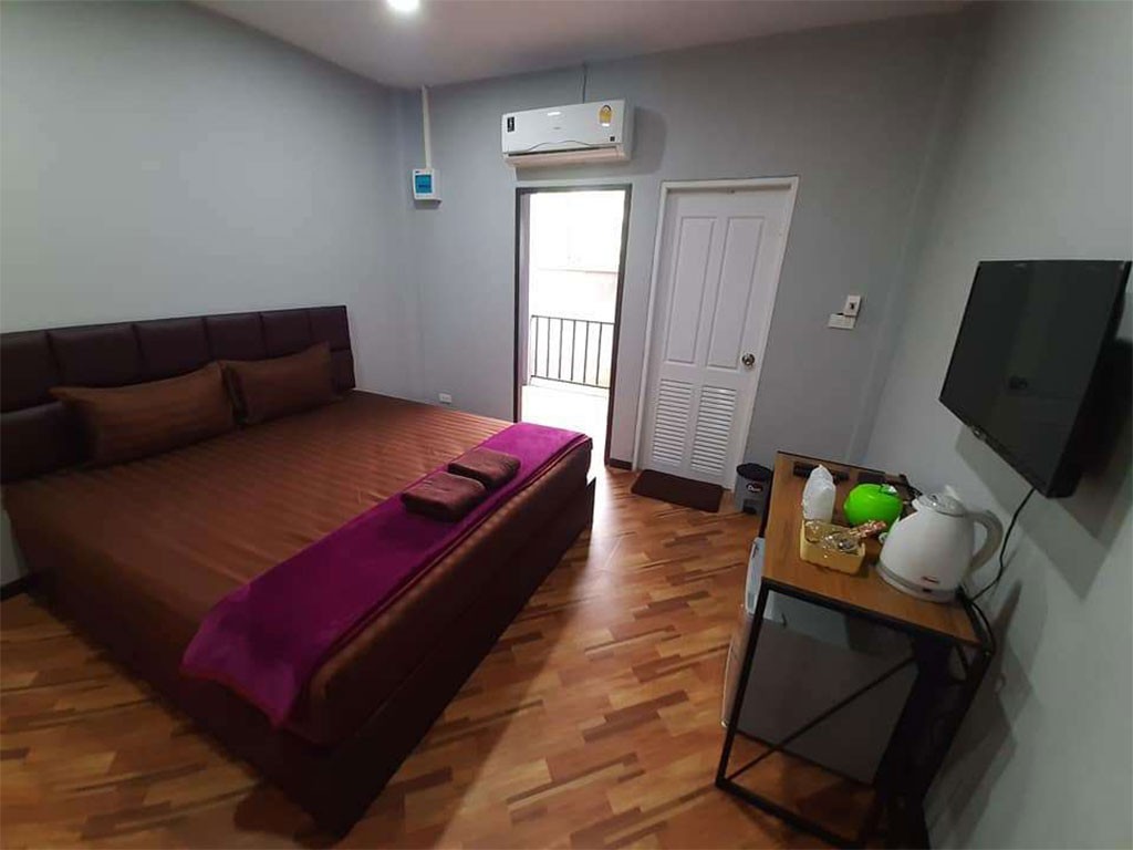 เฮือนพี่น้อง