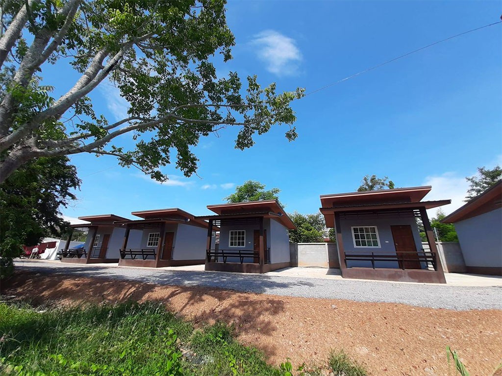 เฮือนพี่น้อง