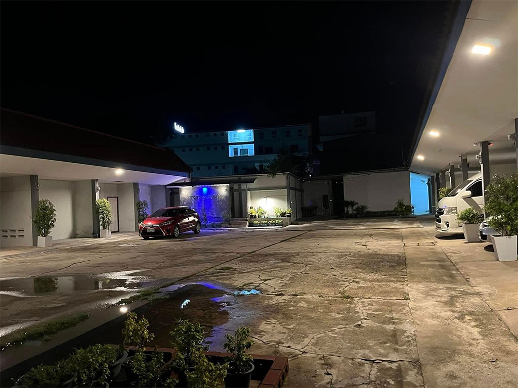 ไลท์ เฮ้าส์ สุรินทร์