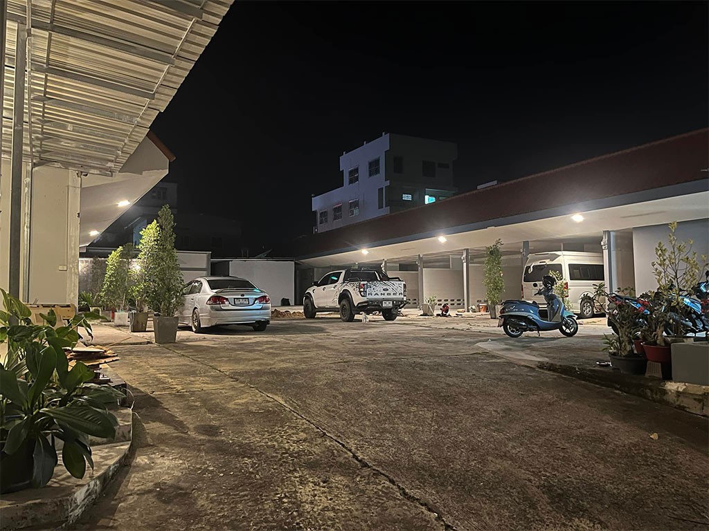 ไลท์ เฮ้าส์ สุรินทร์