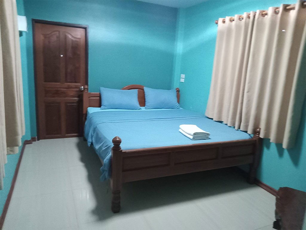 บ้านไม้หอม รีสอร์ท ปลวกแดง