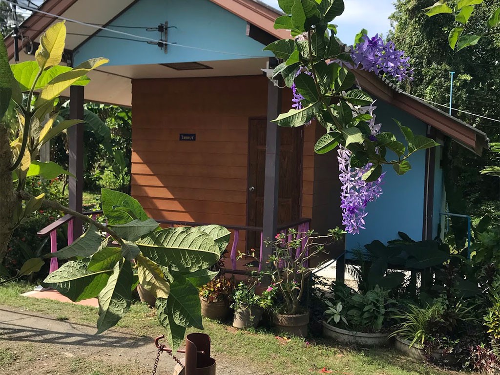 โฮมสเตย์ รีสอร์ต ริมแม่น้ำแควใหญ่