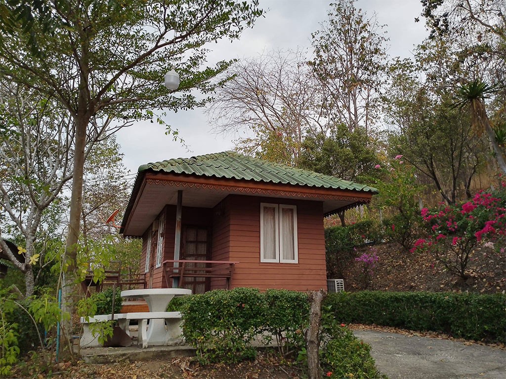 ชนะพัชร์ รีสอร์ท