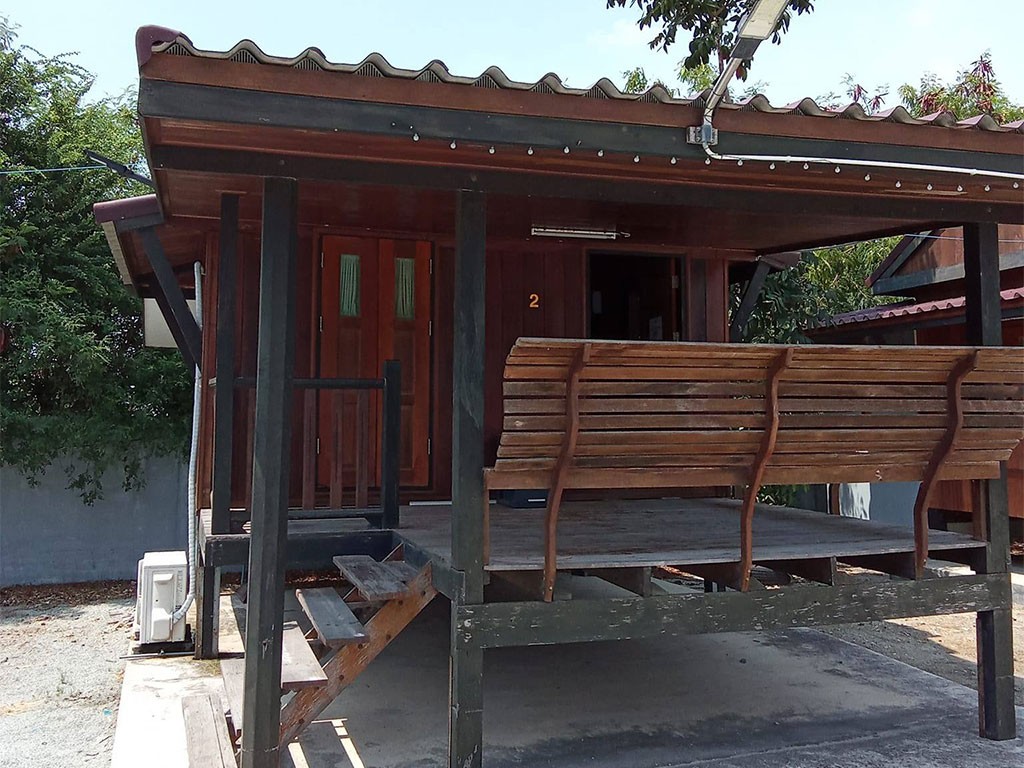 บ้านไร่ โฮมสเตย์ บางแสน