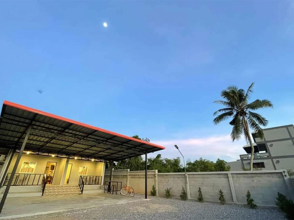 รูม แบล็ค เฮ้าส์