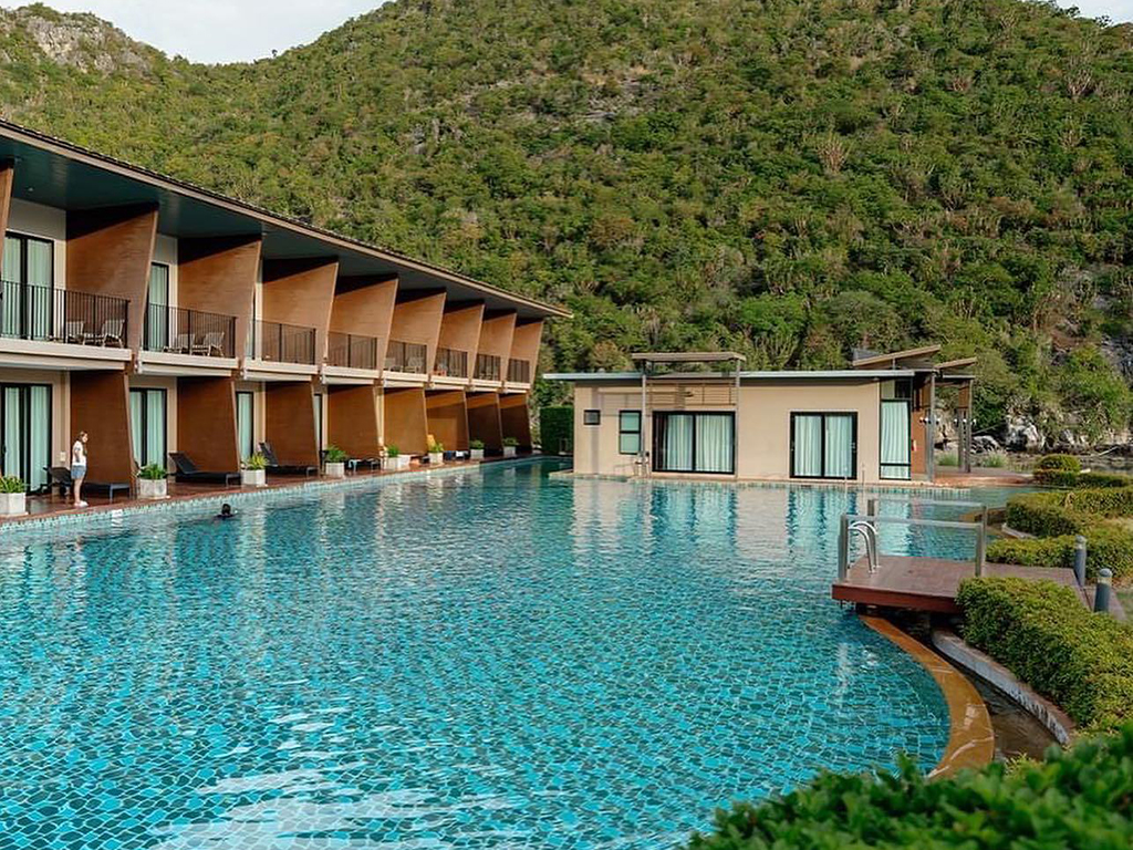 La Isla Pranburi Beach Resort