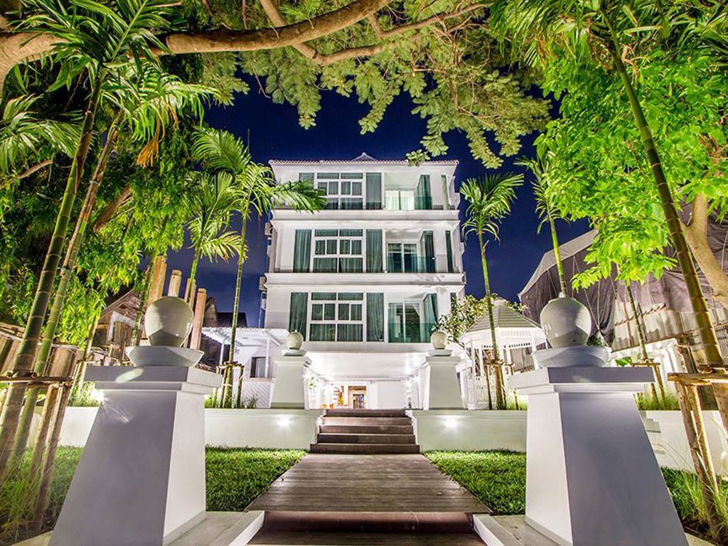 บีทู อมตะนคร พรีเมียร์